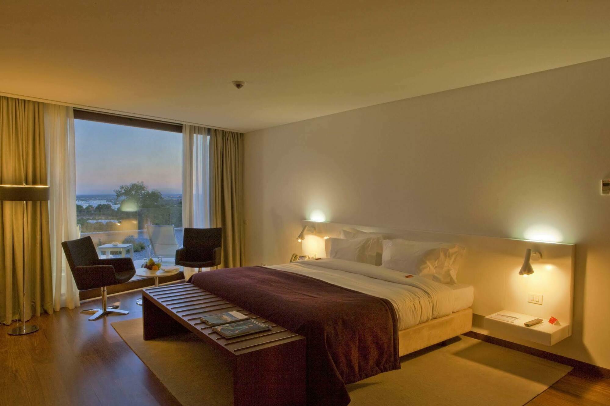 Pousada Palacio De Estoi - Small Luxury Hotels Of The World Exterior foto A room at the hotel